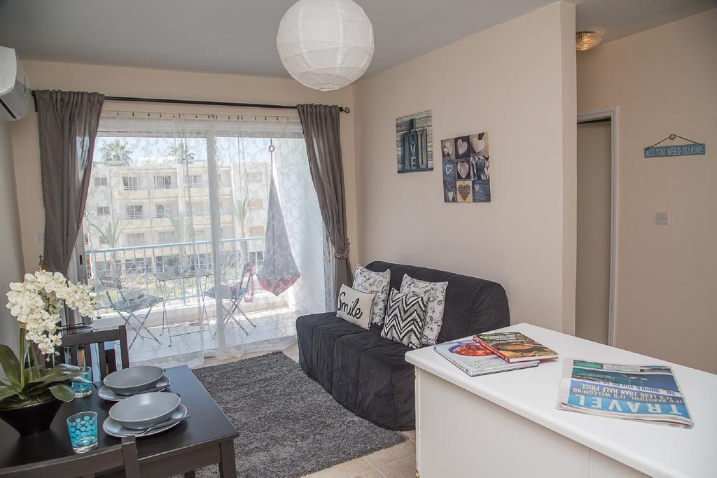 Paphos Love Hut Apartment Exterior foto